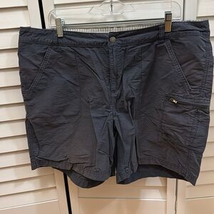 Columbia navy blue women’s shorts, size 18W